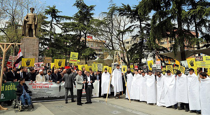 Türkiye Mısır&#039;daki idam kararlarına sessiz kalmadı