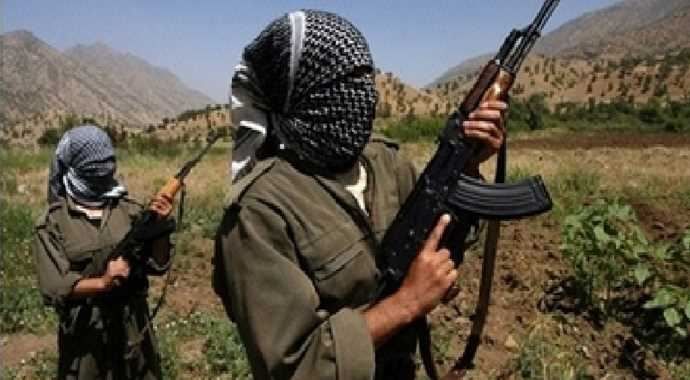 PKK Lice&#039;de köy bastı, 3 kişiyi vurdu