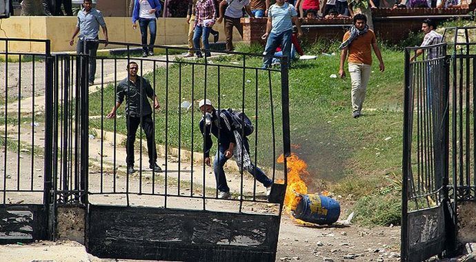 Mısır&#039;da 40 öğrenci gözaltına alındı