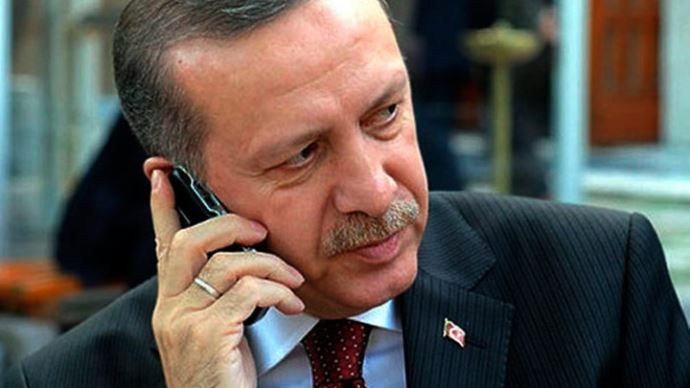 Başbakan Erdoğan&#039;dan deprem telefonu 
