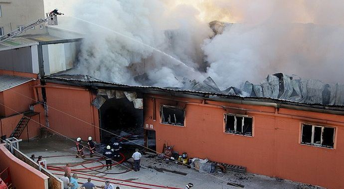 Büyükçekmece&#039;de fabrika yangını