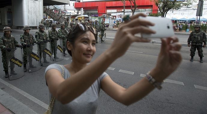 Tayland&#039;da sosyal medyaya baskı