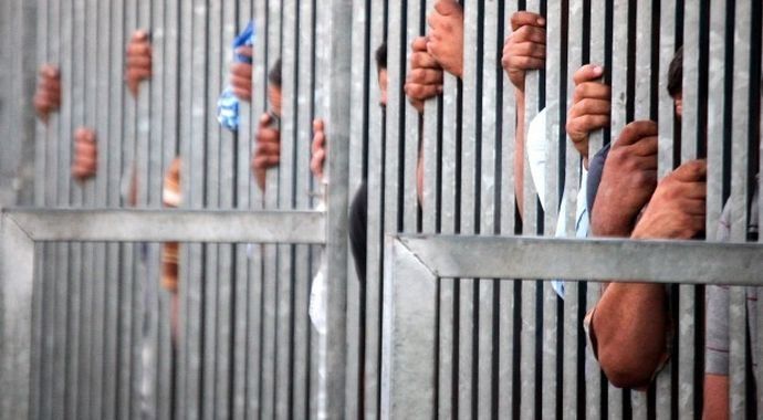 Açlık grevindeki tutuklulara &quot;koğuş baskını&quot; tehdidi