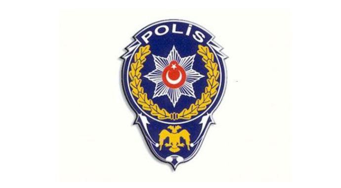 Diyarbakır&#039;daki bayrak soruşturmasında 3 polis açığa alındı