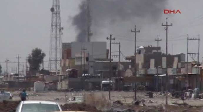 Irak jetleri bombaladı, Musul&#039;dan yanıyor