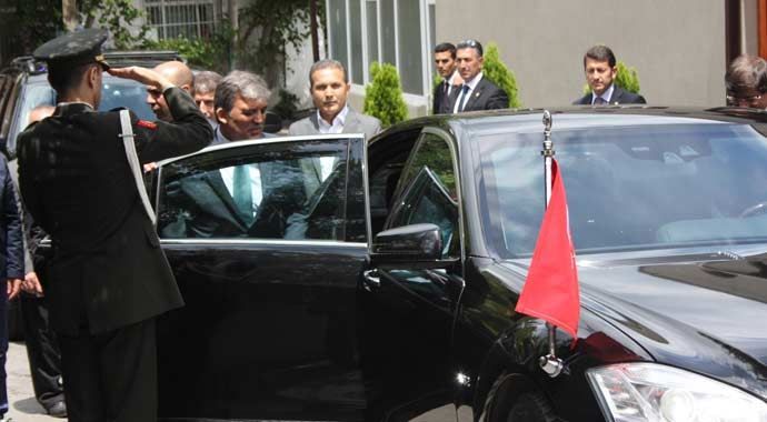 Cumhurbaşkanı Gül&#039;den iki sürpriz birden