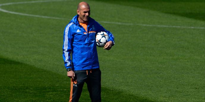 Zidane, nihayet teknik direktörlük koltuğunda!