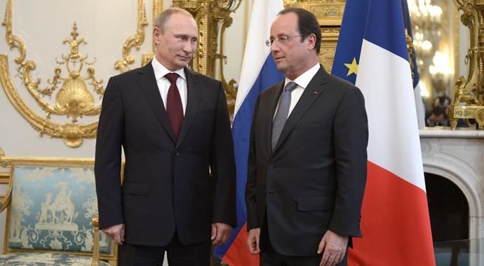 Hollande ile Putin Paris&#039;te bir araya geldi