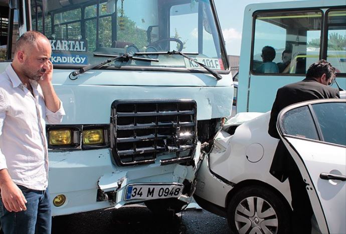 Kadıköy&#039;de trafik kazası