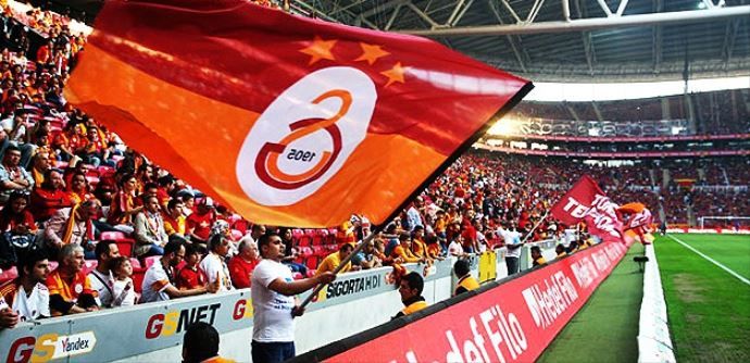 Galatasaray&#039;dan Fenerbahçe ve Beşiktaş&#039;a fark!