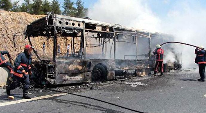 Otobüste yananların kimliği belli oldu