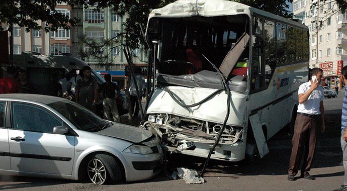 Kayseri&#039;de feci kaza: 1 ölü, 7 yaralı