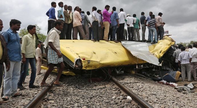 Tren kazası: 21 ölü