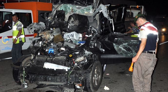 Bursa&#039;da zincirleme trafik kazası: 3 ölü, 6 yaralı