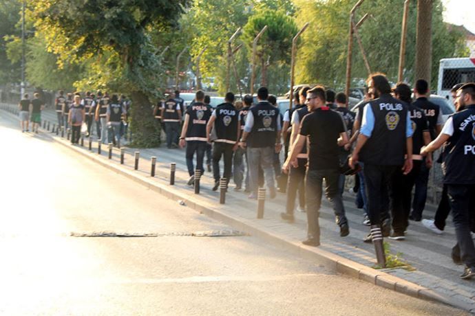 İstanbul&#039;da 700 polisle dev operasyon