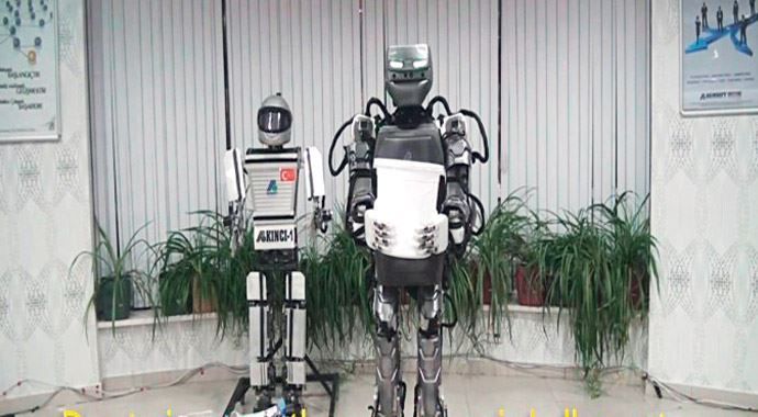 Milli Robot Akıncı, Japon Asimo&#039;ya meydan okudu