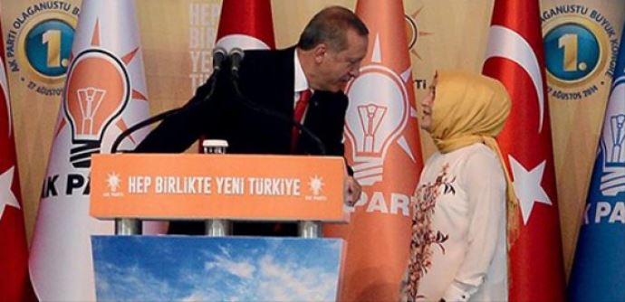 Erdoğan&#039;a sahnede büyük sürpriz