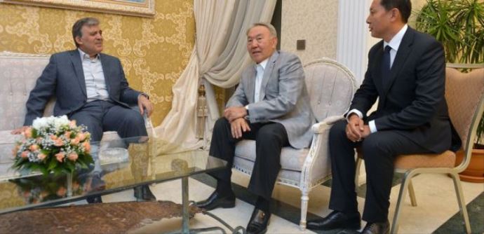 Gül Nazarbayev ile görüştü