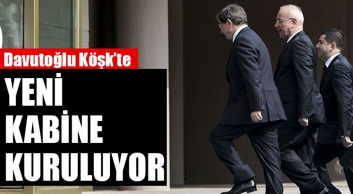 Davutoğlu yeni kabine listesiyle Çankaya&#039;da