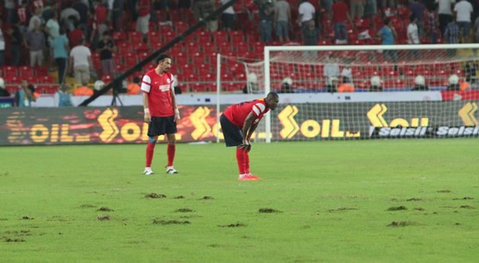 Mersin Stadı&#039;nın zemin sorununa el atıyorlar