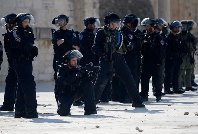 İsrail polisi 18&#039;i çocuk 37 Filistinliyi gözaltına aldı