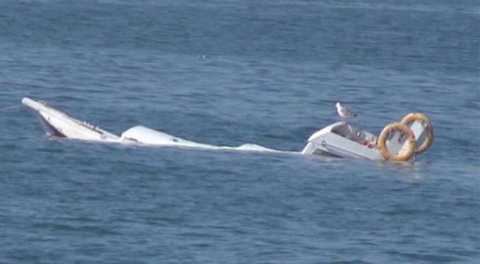 Ayvalık&#039;ta kuvvetli lodos tekne batırdı