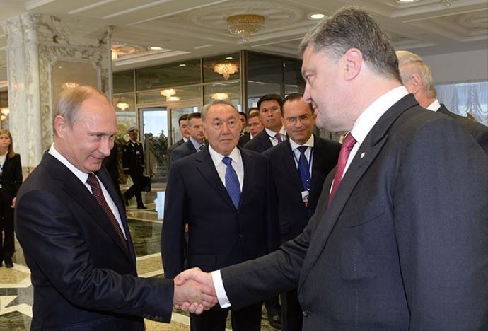 Putin ile Poroşenko Ukrayna&#039;yı görüştü