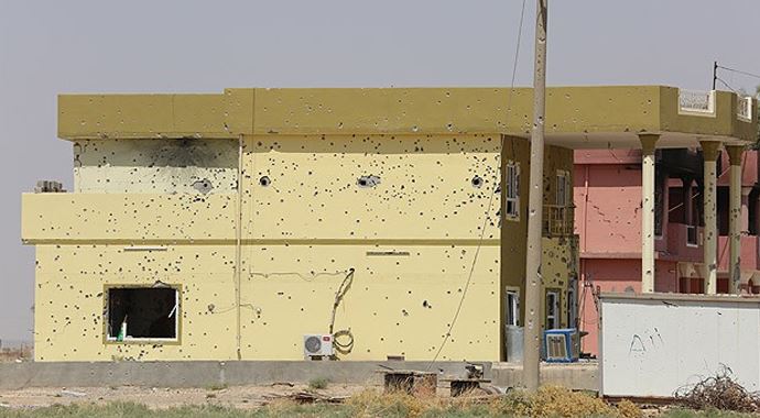 IŞİD, asker ve polislerin evlerini havaya uçurdu