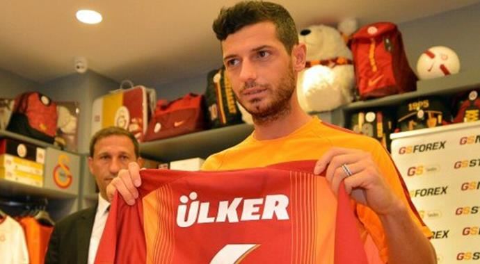 Galatasaray&#039;ın yeni transferi Dzamaili, taraftarla buluştu