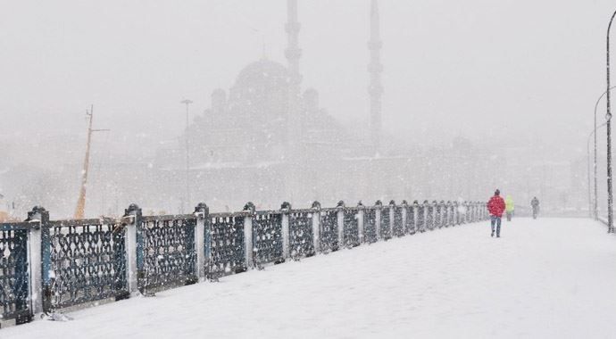 İstanbul&#039;a yoğun kar yağışı uyarısı! Okullar tatil edilir mi?