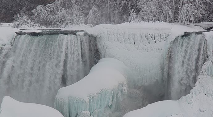 Niagara Şelaleleri bir asır sonra ilk kez dondu