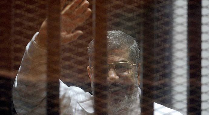 Mursi için karar duruşması 16 Mayıs&#039;ta