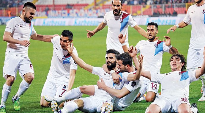 Mehmet Ekici maça damga vurdu! Trabzon farka koştu...