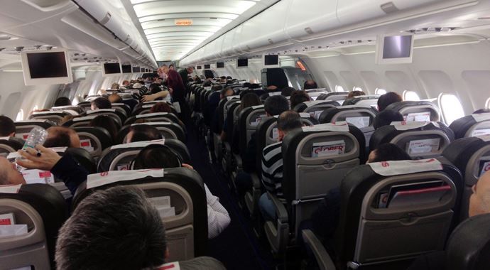 Karadenizli pilot uçuş boyunca yolcuları gülme krizine soktu!