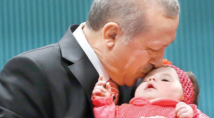 Cumhurbaşkanı Erdoğan: Al bayrak, bağırarak değil icraatla yükselir