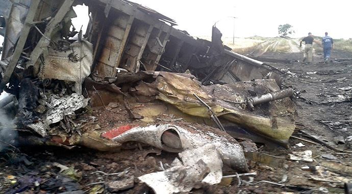 Ukrayna&#039;da düşen Malezya uçağı: &#039;Hayatını kaybeden iki kişinin kimliği belirlenemedi&#039;