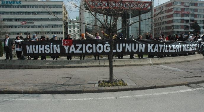 Meclis önünde Yazıcıoğlu eylemi