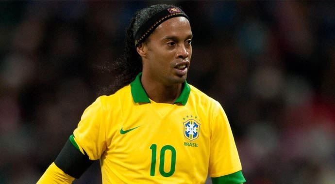Ronaldinho iki Türk takımını birbirine düşürdü