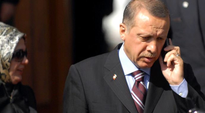 Erdoğan&#039;dan Hollande&#039;a taziye telefonu