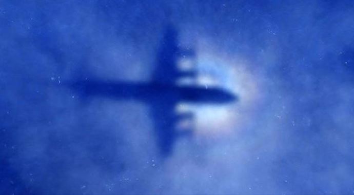 Kaybolan Malezya uçağının düşüş nedeni bulundu