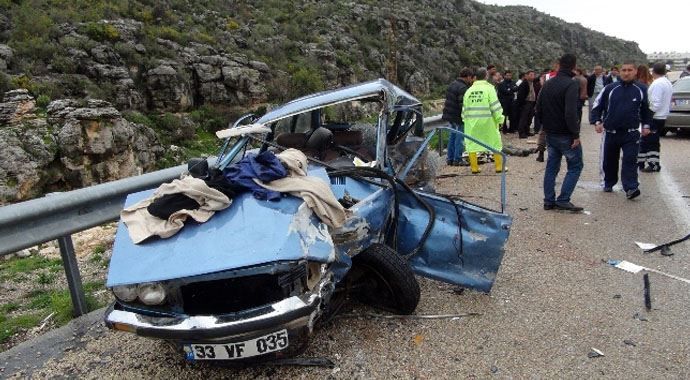 Mersin&#039;de feci kaza: 1 ölü, 4 yaralı