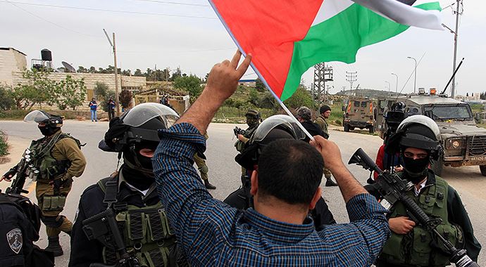 İşgalci İsrail güçleri, Kudüs&#039;te 10 Filistinliyi gözaltına aldı