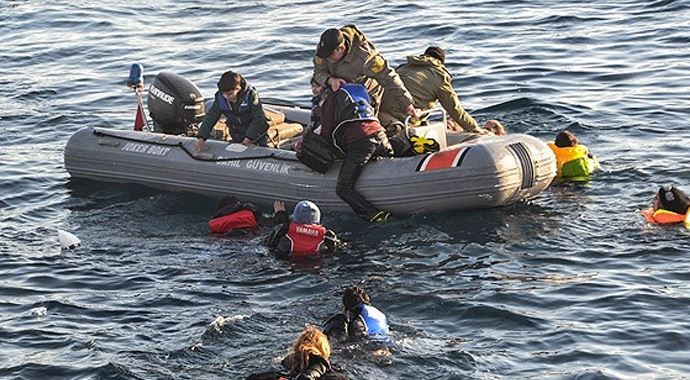 Ege Denizi&#039;nde 123 kaçak göçmen kurtarıldı