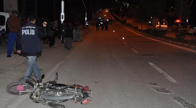 Tarsus&#039;ta motosiklet kazası, ölü ve yaralı var