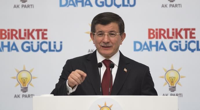 Ahmet Davutoğlu&#039;dan 3 döneme takılan milletvekilleri için açıklama