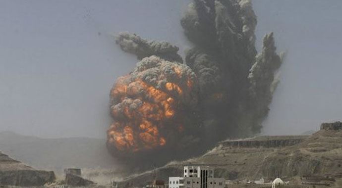 Yemen&#039;de silah deposuna hava saldırısı