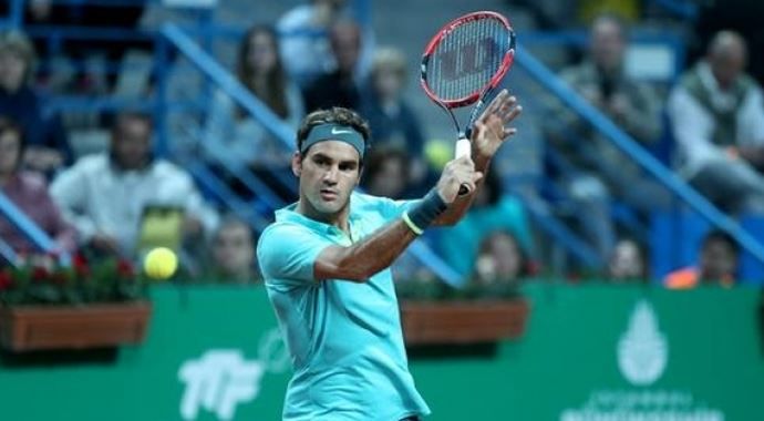 Federer tam hız devam