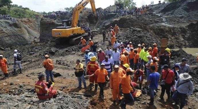 Kolombiya&#039;da madeni su bastı: 15 işçi mahsur
