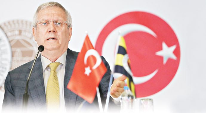 Aziz Yıldırım resti çekti: Fenerbahçe siyaset üstüdür