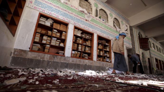 Suudi Arabistan&#039;da camiye saldırı